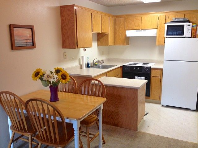2nd image of 545 Sycamore Ln APT 208
