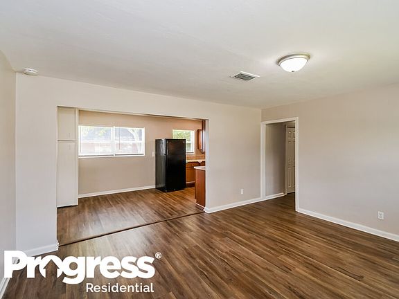 4th image of 5820 Techwood Dr