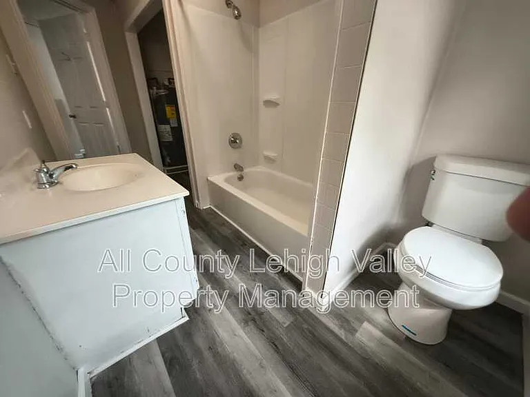80 Hillside Ave — Photo 4