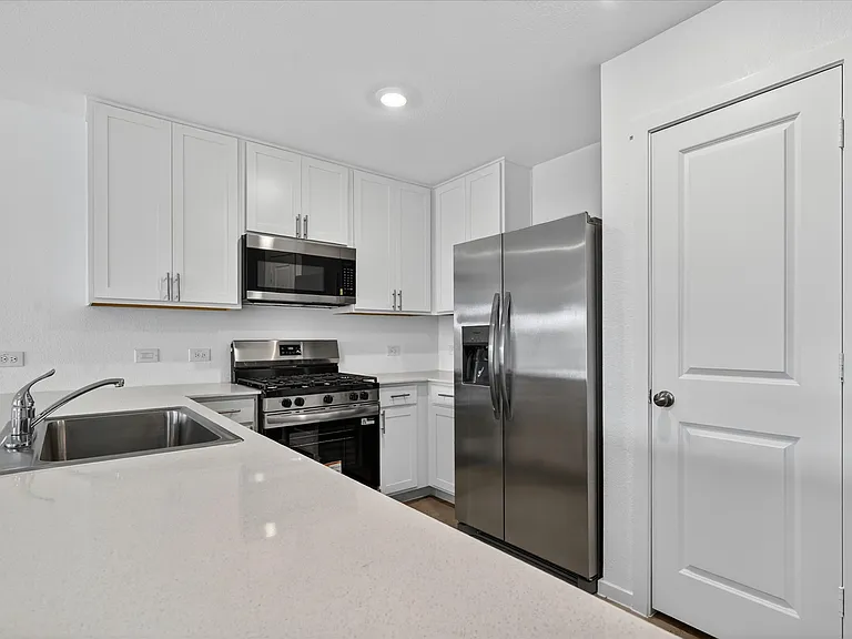 1328 Alfred St — Photo 5