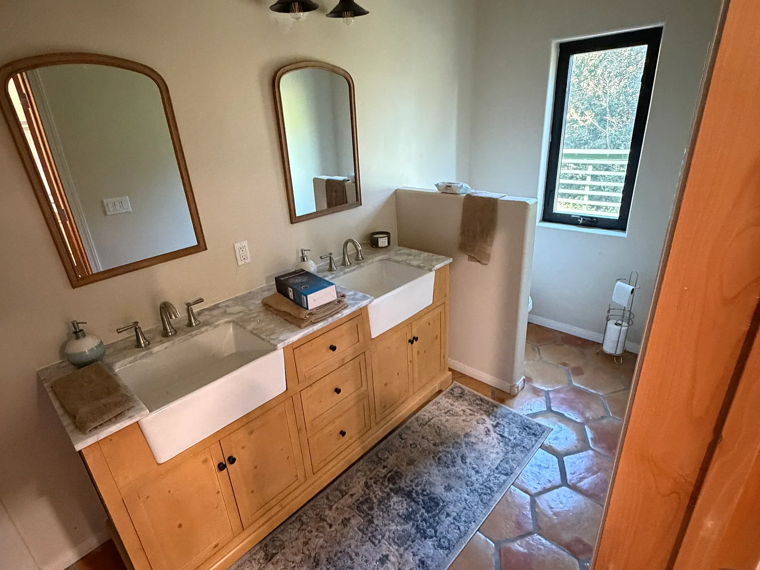 2 bed, 2.5 bath, 1600 sqft, $699 — Photo 2