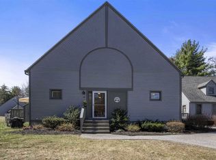 112 Glengarry Dr, Stratham, NH 03885
