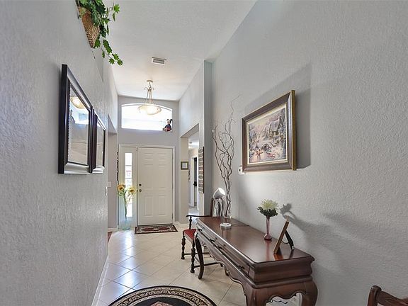 4th image of 11931 Autumn Creek Dr