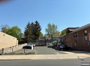 510 Broad Ave, Ridgefield, NJ 07657