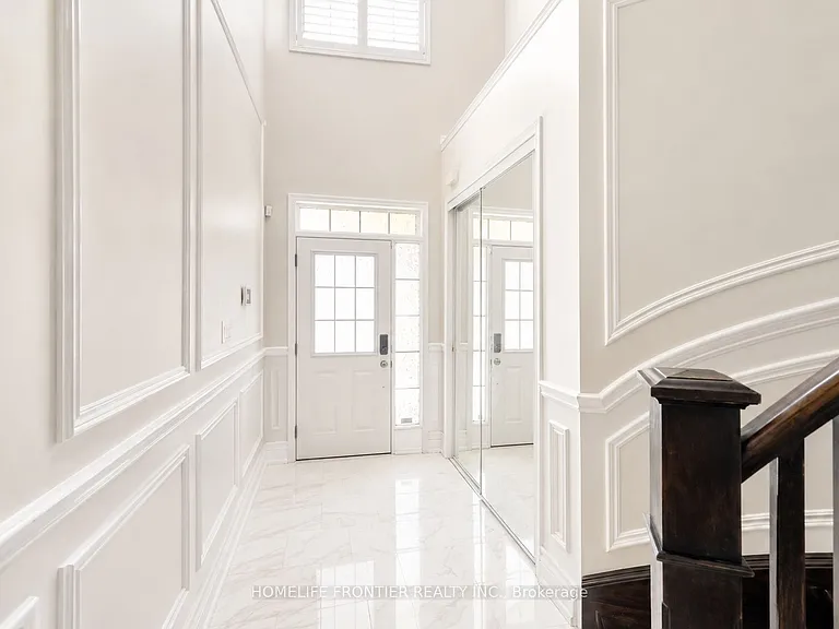 885 Farmstead Dr #UPPER — Photo 2