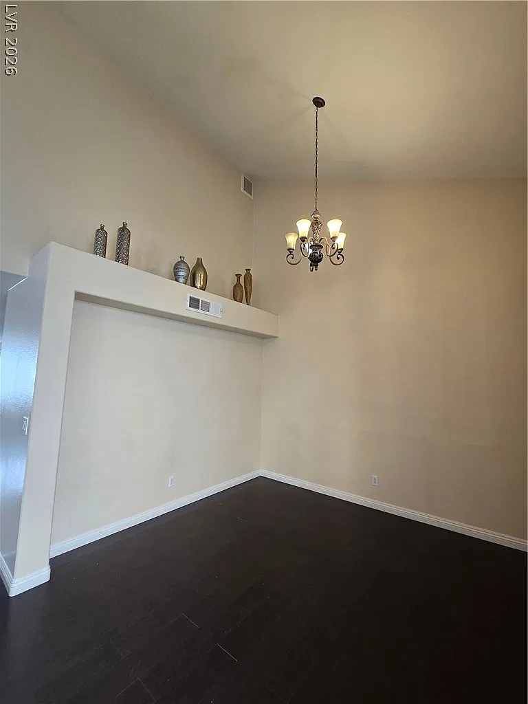 4 bed, 3.0 bath, 2305 sqft, $2,350 — Photo 3