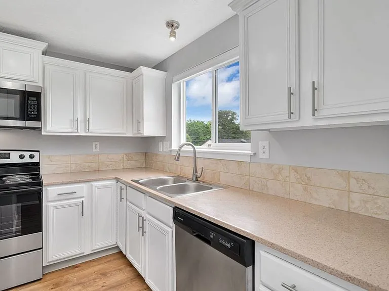 5320 SE 122nd Ave — Photo 12
