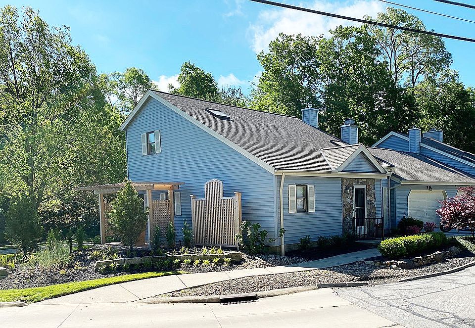 1st image of 1 Pond Dr #1