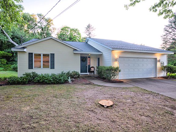 2nd image of 630 Pleasant Ave