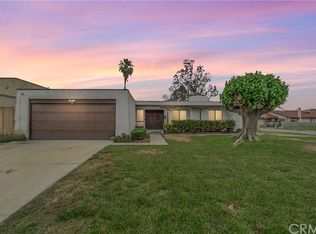 2883 Pinon Ct, Highland, CA 92346