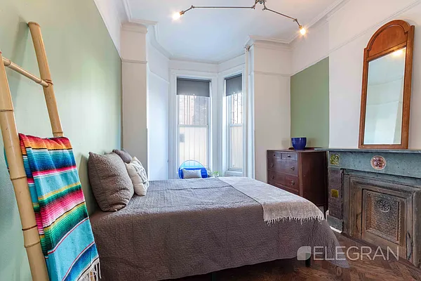 Sold by (Legacy) Elegran | media 10