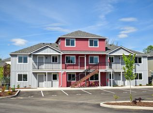 1979 Sky Park Dr #1, Medford, OR 97504