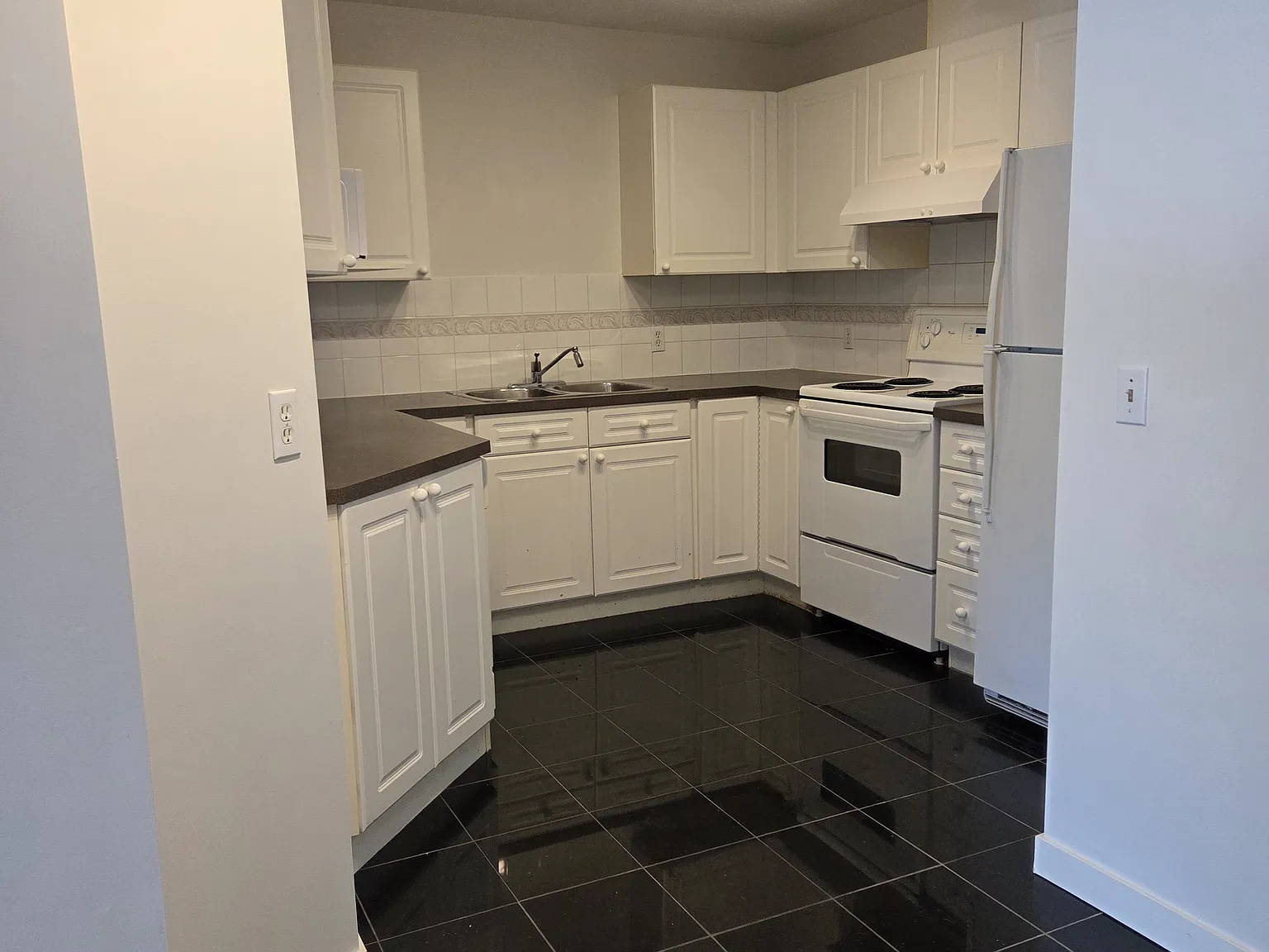 Two Bedroom Two Bathroom Condo in Harvest Hills Estates — Photo 3
