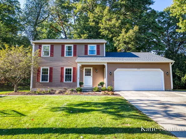 6507 Fieldcrest Ct SE, Ada, MI 49301
