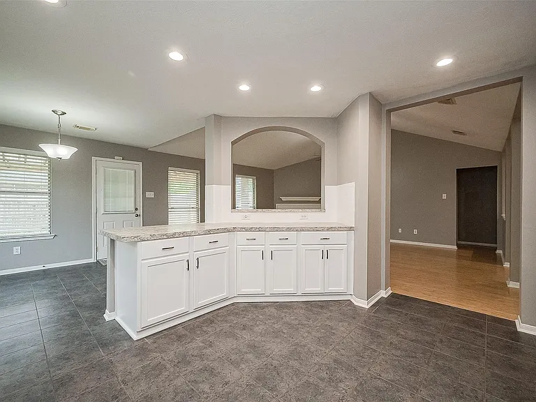 2802 Burgess Hill Ct — Photo 7