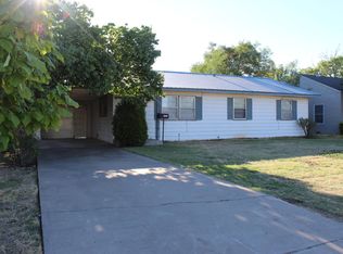 713 N Floyd Ave, Tulia, TX 79088