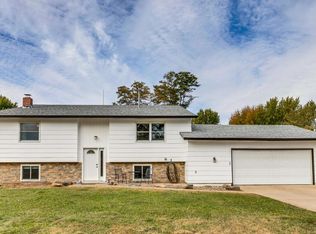 495 Park Ln, Hudson, WI 54016