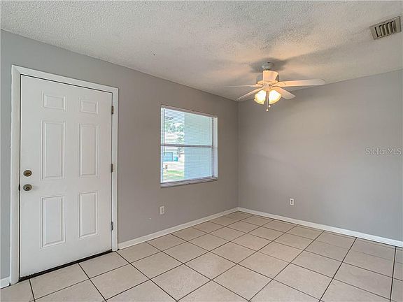 4th image of 415 Albany Ave
