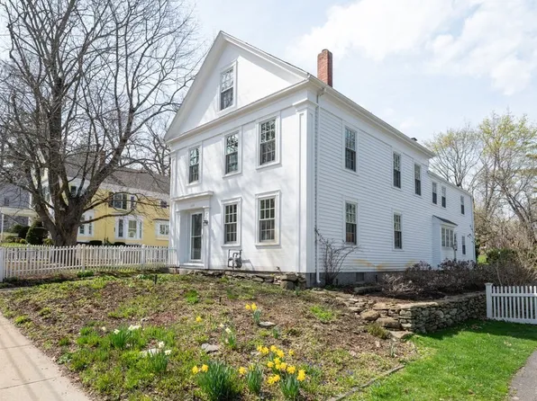 104 River Rd, Merrimac, MA 01860