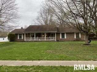 220 E Illini St, Virginia, IL 62691