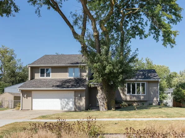 10543 Clark St, Clive, IA 50325