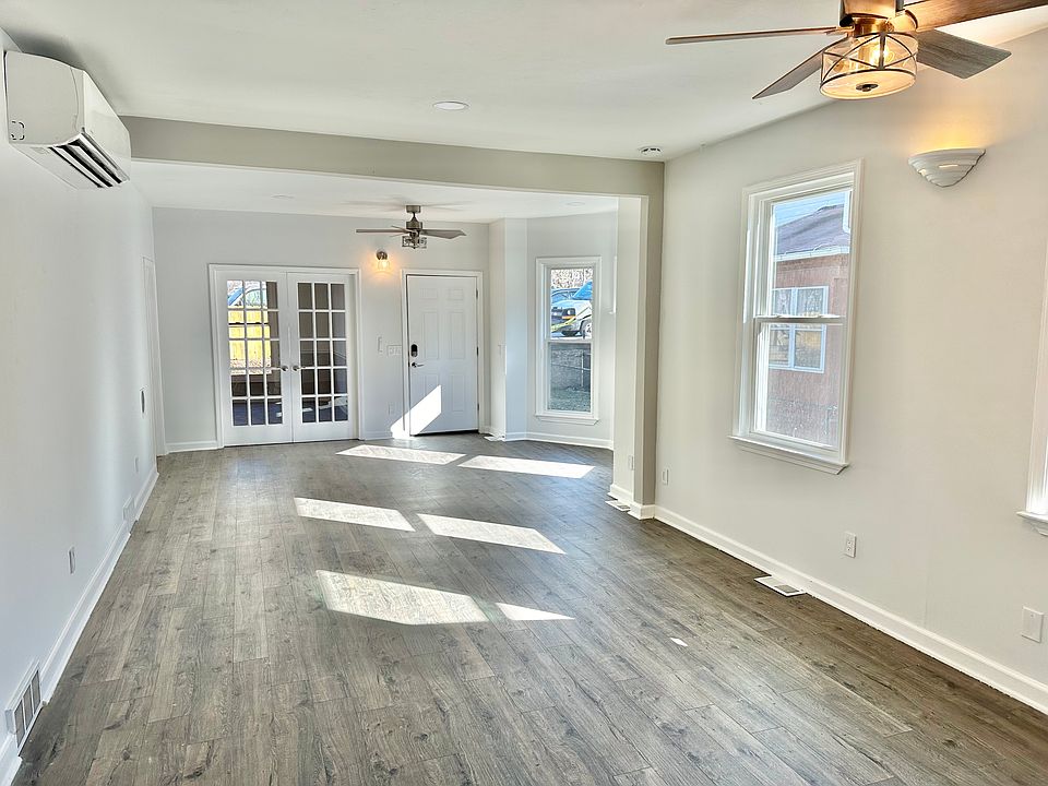 1st image of 2282 W 41st St #1