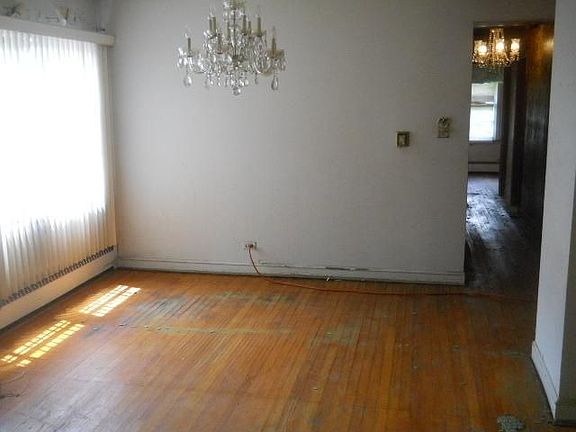 3rd image of 10822 S King Dr