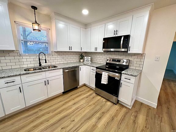 5th image of 7402 Oaklawn Dr