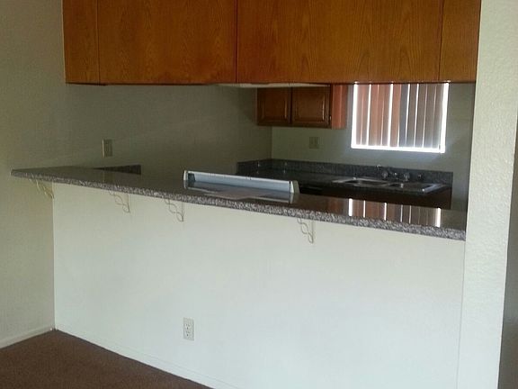3rd image of 617 E 97th St APT 203