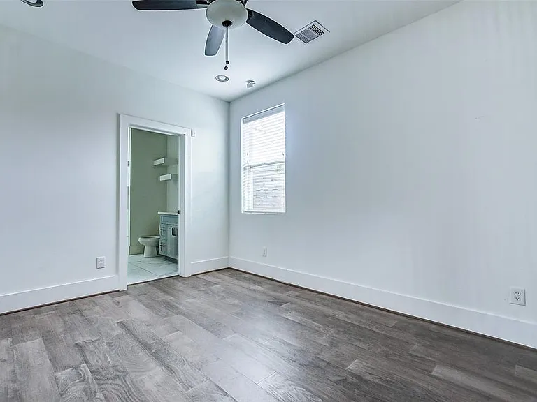 2407 Anita St #B — Photo 8