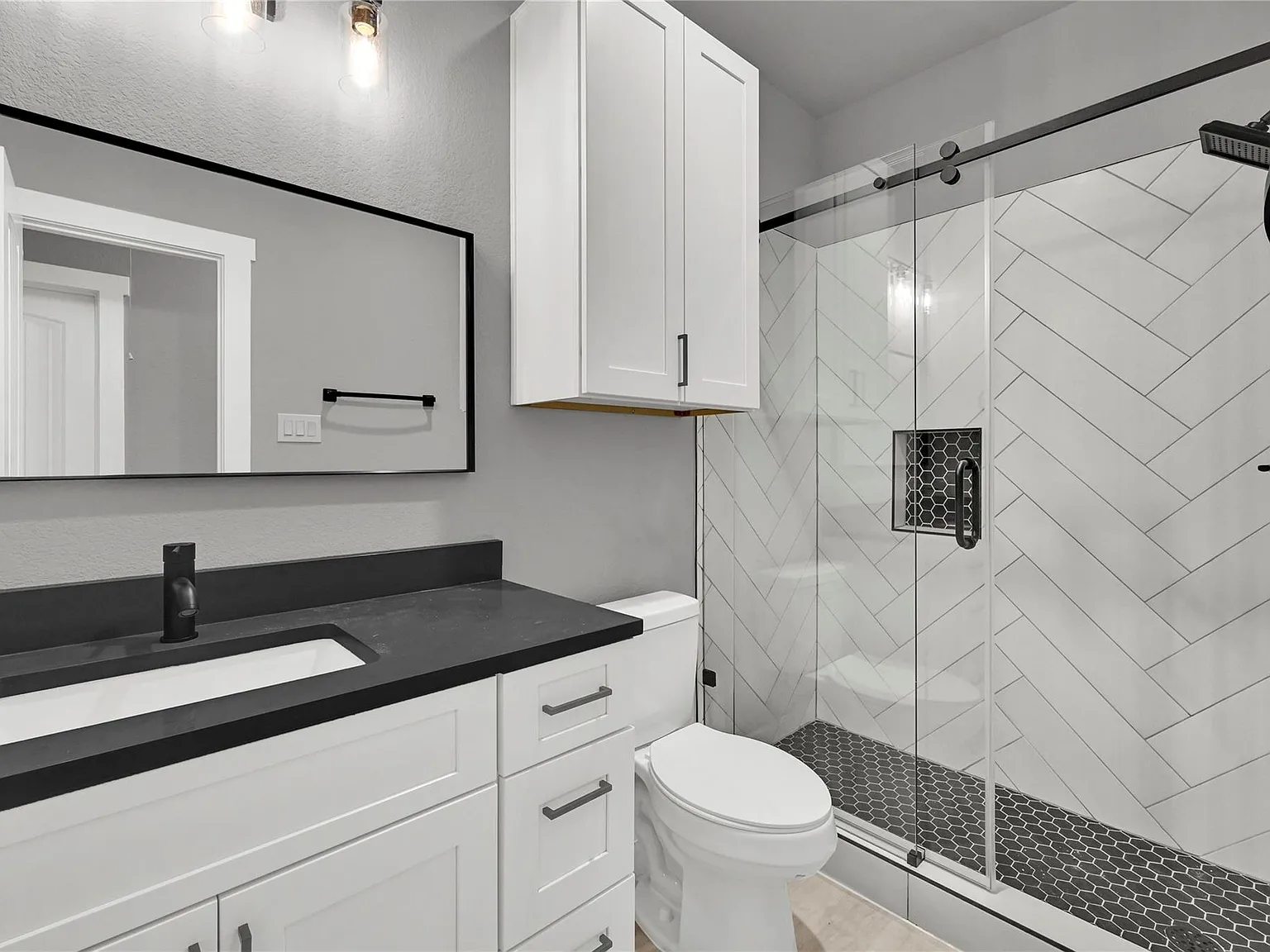 3 bed, 2.5 bath, 1607 sqft, $1,999 — Photo 1