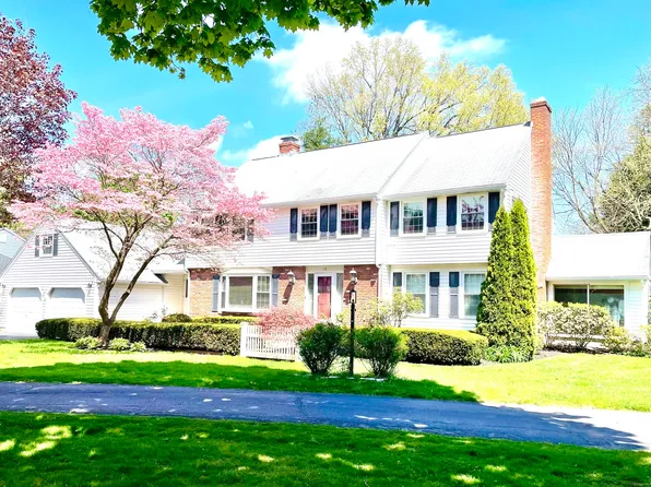 15 Hedwig Court, West Hartford, CT 06107