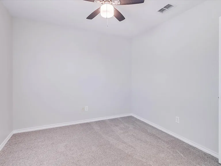 15513 Palmira Ave #B — Photo 35