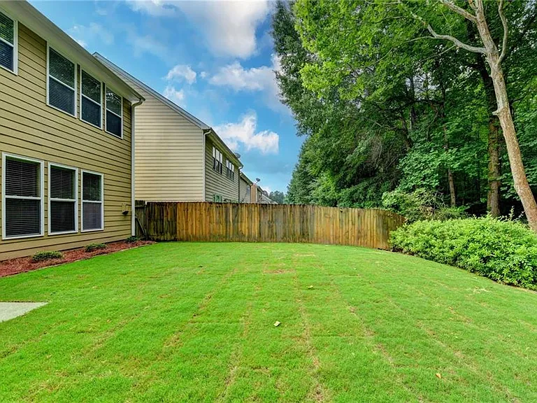 2208 Staunton Dr — Photo 48
