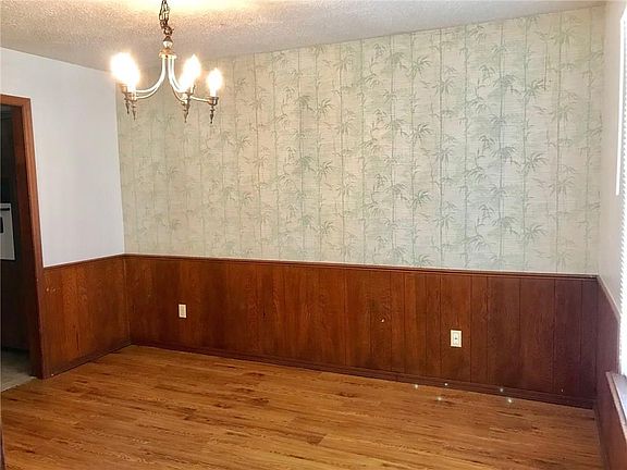 4th image of 2326 Lindenwood Ln