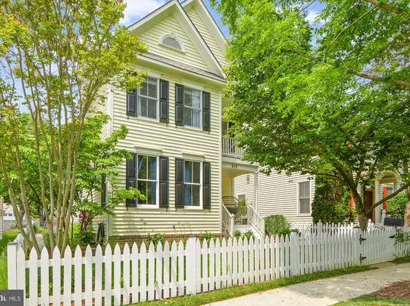 213 Creek Valley Ln, Rockville, MD 20850