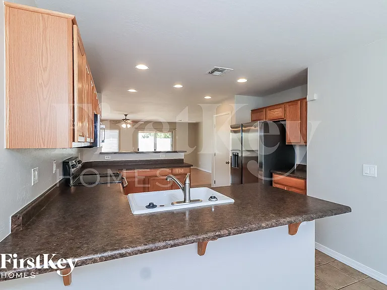 2854 E Phelps Rd — Photo 7