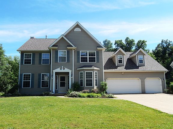 2nd image of 416 Halifax Ln