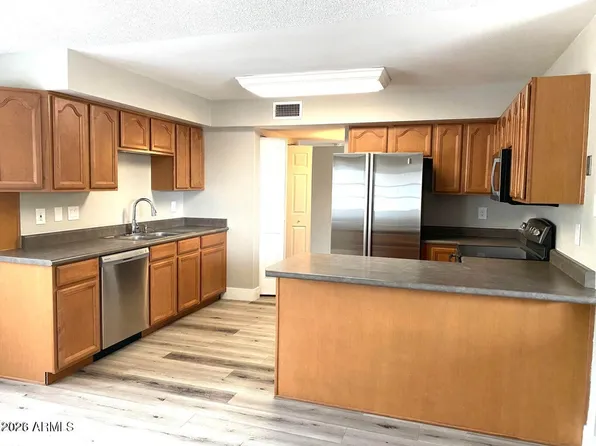4417 S Newberry Rd, Tempe, AZ 85282