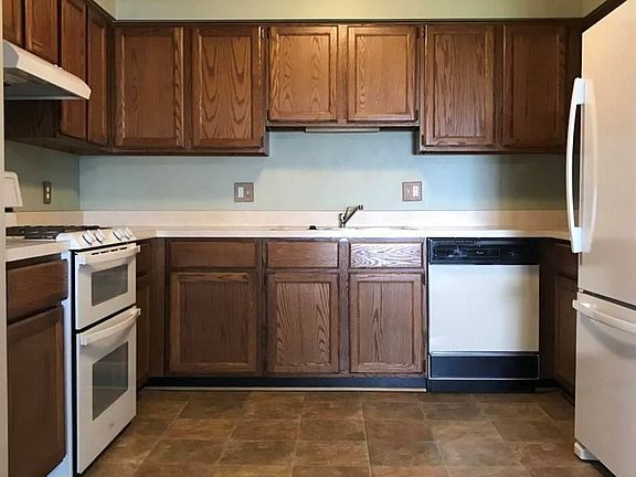 5th image of 722 Claire Pointe Dr