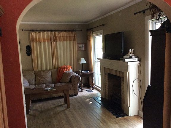 3rd image of 7303 Coronado Ave