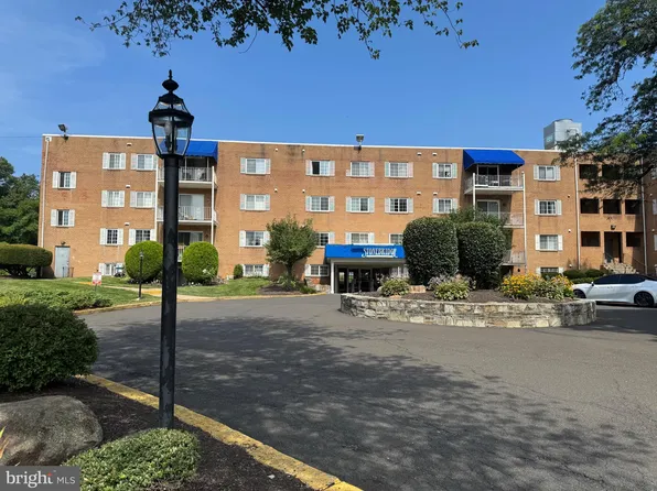 300 Byberry Rd APT 302, Philadelphia, PA 19116