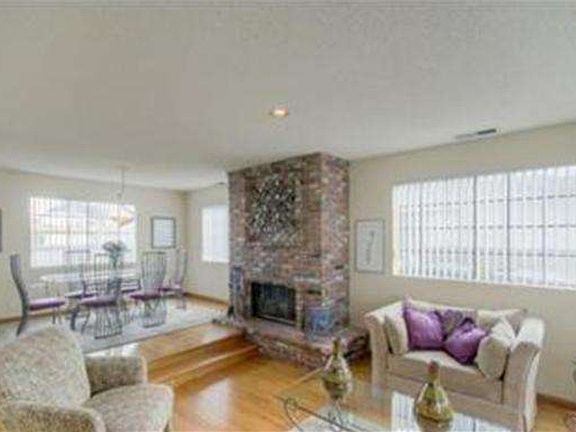4th image of 18346 Roslin Ave