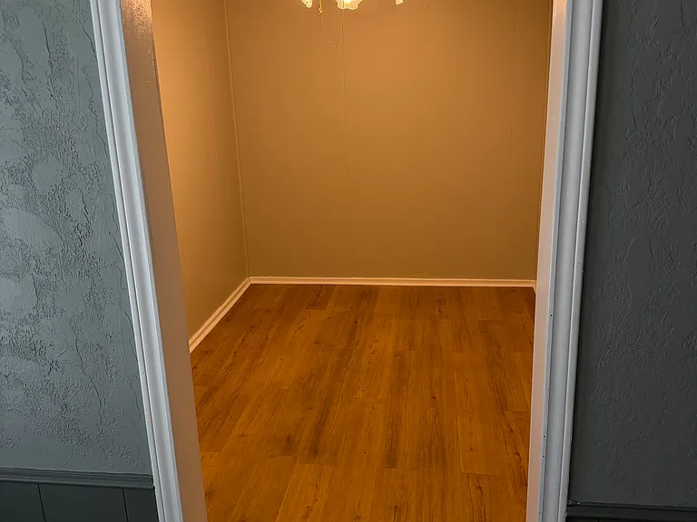 517 Post Oak Ln — Photo 14