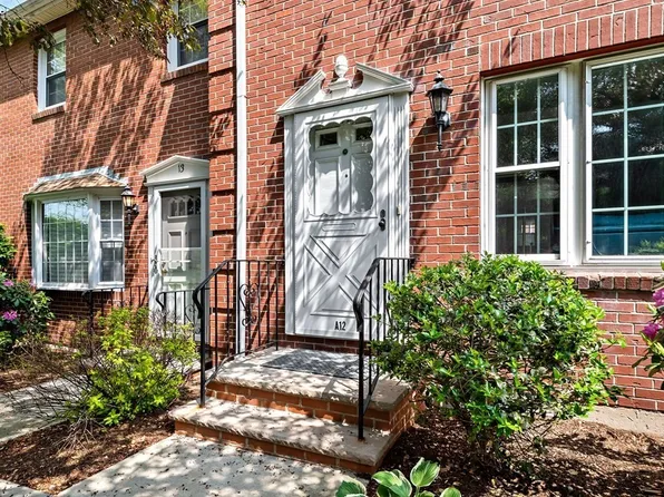 224 Park St APT A12, Stoneham, MA 02180