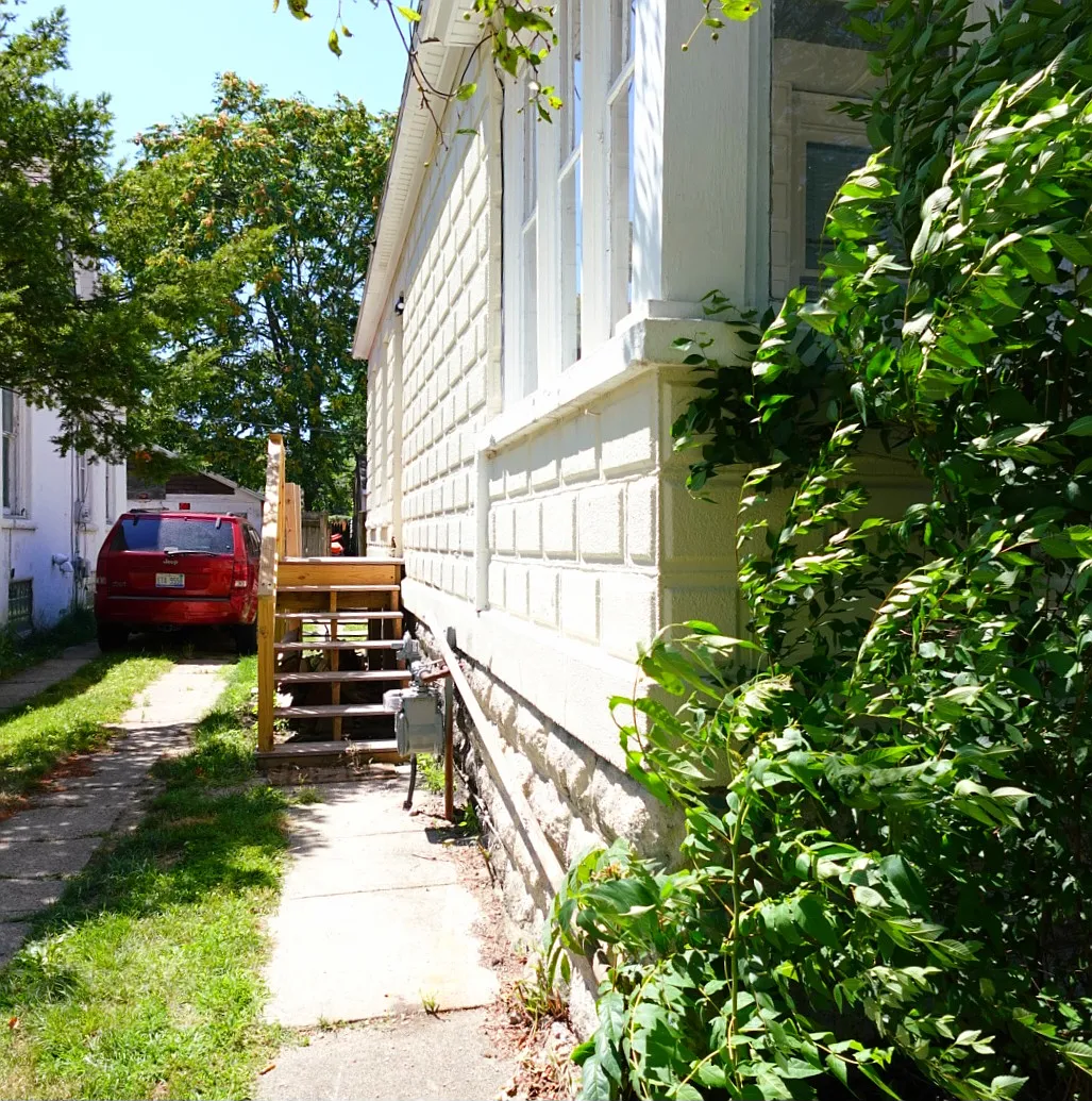 472 Michigan Ave — Photo 2