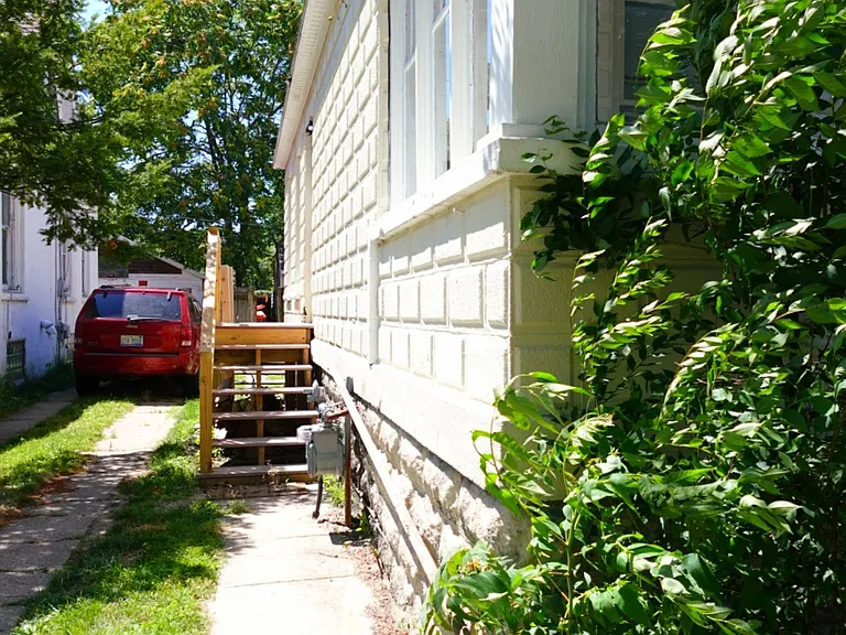 472 Michigan Ave #2 — Photo 2