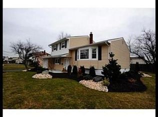 4 Blackstone Rd, Port Reading, NJ 07064