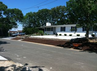 48 Terry Dr, Sag Harbor, NY 11963