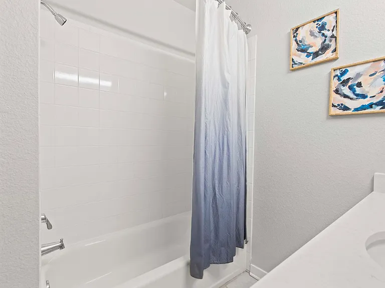 Elan Apartments — Photo 14